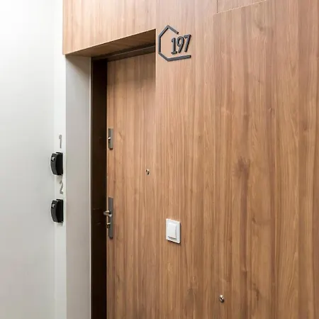 Apartament Z Ogrodkiem I Garazem Poznań Eksteriør bilde